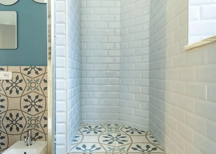 Ych-belle Epoque House